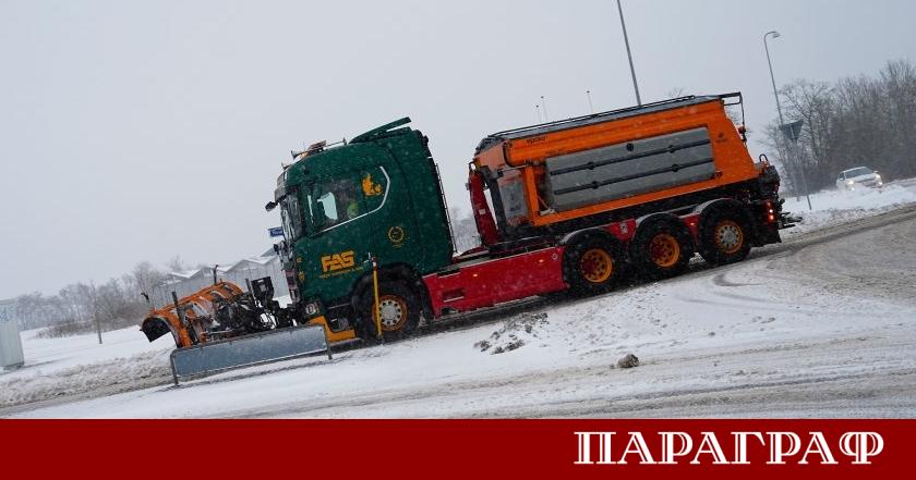 Скандинавската държава Дания е частично парализирана днес поради екстремни снеговалежи