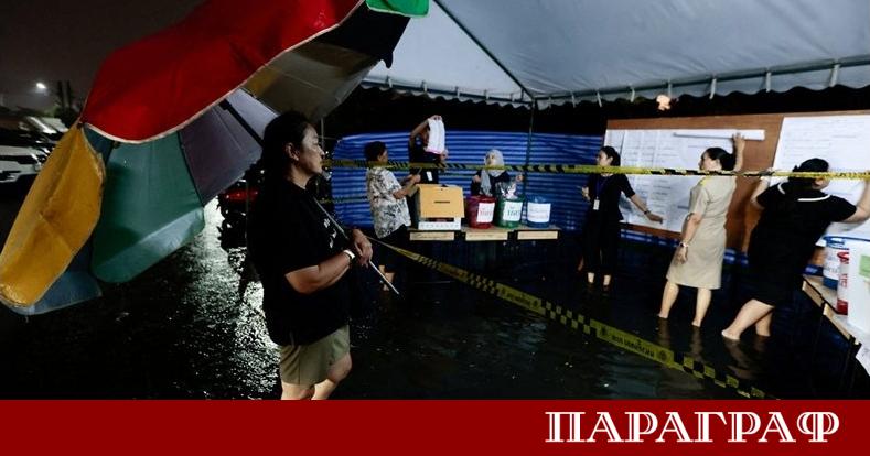 Управляващата в Тайланд партия Бумджайтай поведе в ранното преброяване на