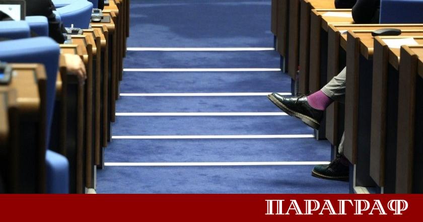 Народното събрание започва пленарния ден с изслушване на министъра на