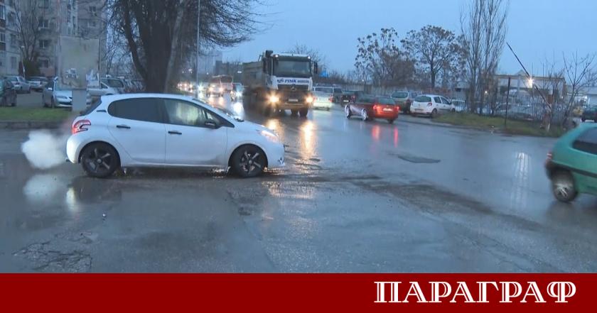 Опасни дупки в участъка от Скобелева майка до Ягодовско шосе