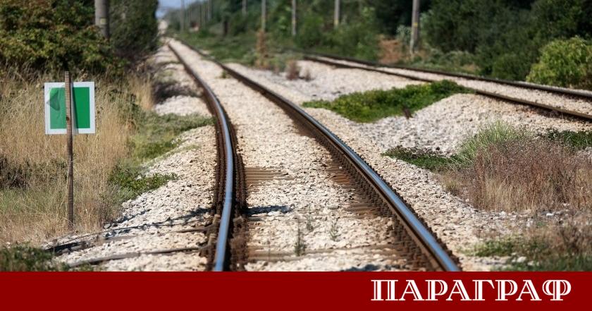 Министерството на транспорта и съобщенията официално подписа договорите с националния