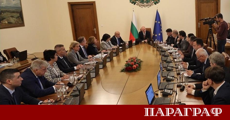 Края на управлението на кабинета Желязков предизвика мащабни рокади в