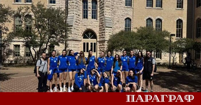 Волейболният отбор на Левски за момичета под 18 години започна