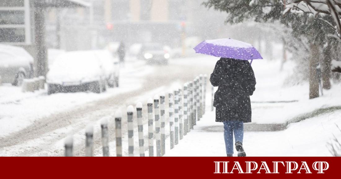 Зимната обстановка в страната остава изключително динамична и сложна през