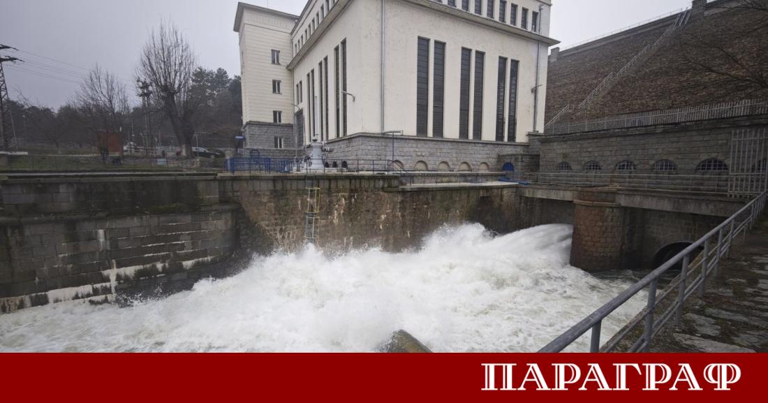 Властите започнаха поетапно и контролирано изпускане на водите на язовир