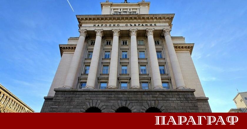 Политическата обстановка в страната се изостря заради действията на служебната