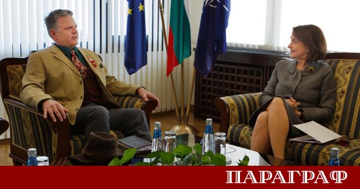 Министър Надежда Нейнски проведе ключова среща с Х Мартин Макдауъл