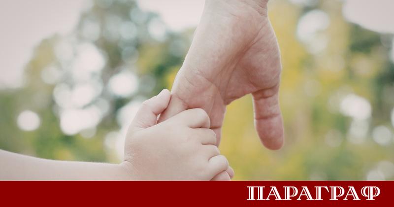 Историята на две здрави бебета близначета прекарали девет месеца в