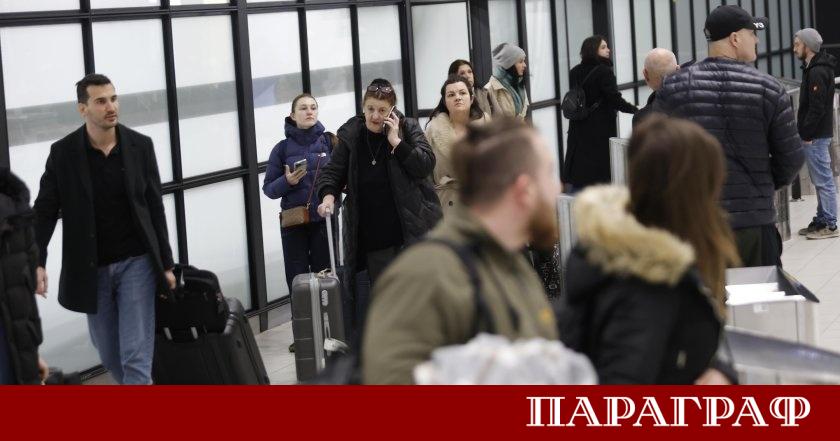 България предприе мащабна операция по евакуация на своите граждани от