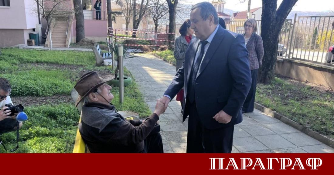 Служебният министър на труда и социалната политика Хасан Адемов обяви