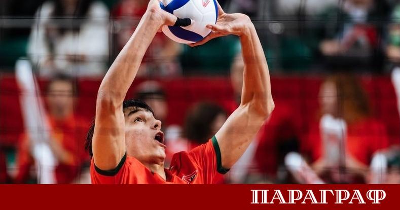 Разпределителят на българския национален отбор Мони Николов получи огромно признание