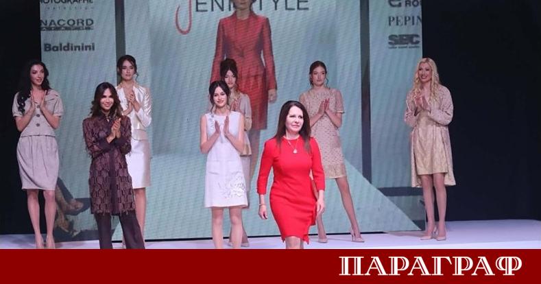 Емблематични дизайнери и модели от 90 те години се събраха отново