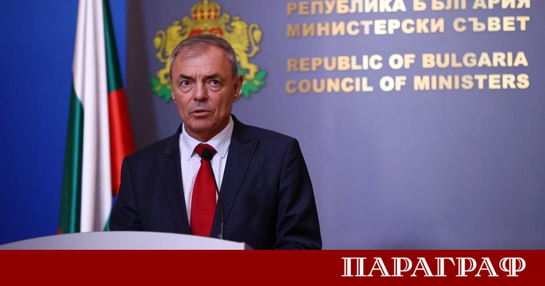 Служебният образователен министър Сергей Игнатов категорично опроверга информацията за задължително