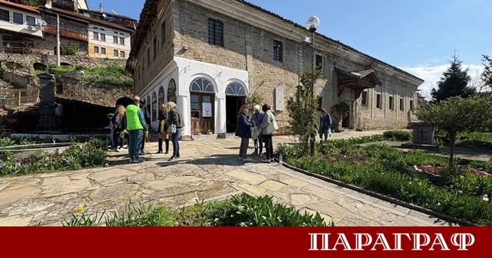 Емблематичната църква Св Николай във Велико Търново посреща Възкресение Христово