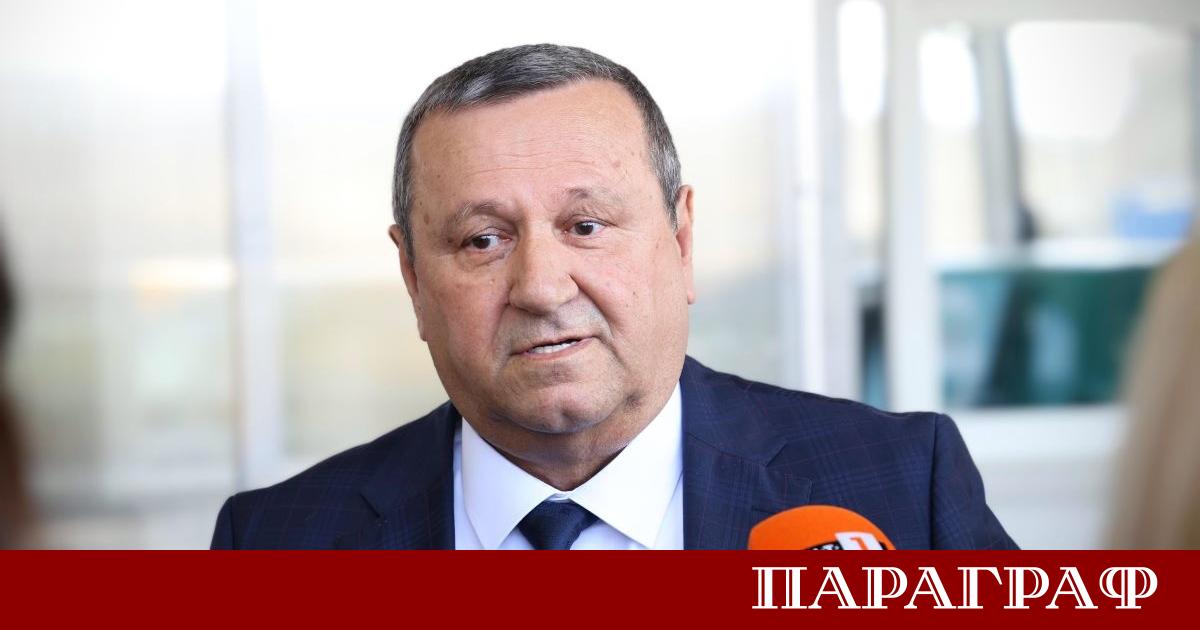 Служебният министър Хасан Адемов съобщи за сериозни опити за политическо