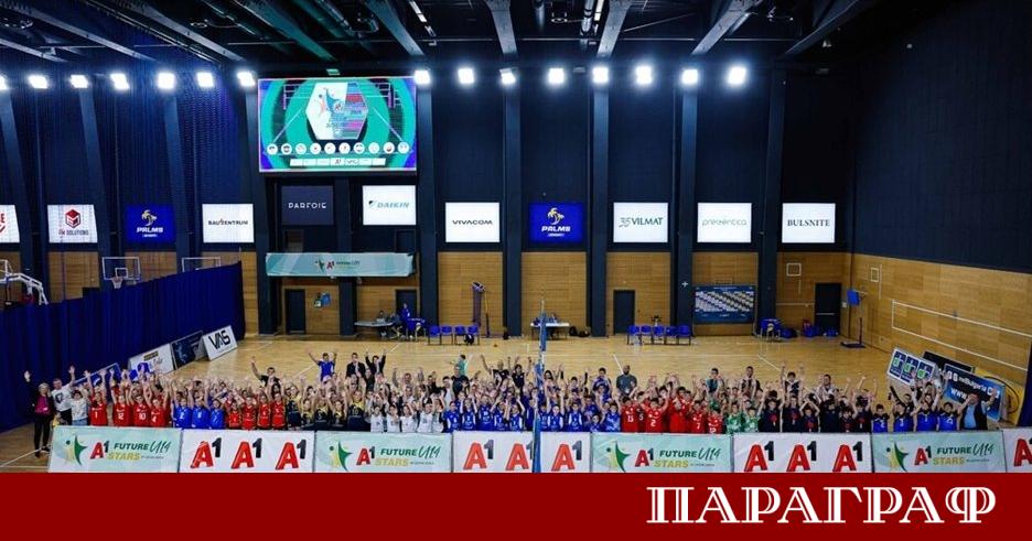 Волейболната зала Левски София се превърна в център на младежкия