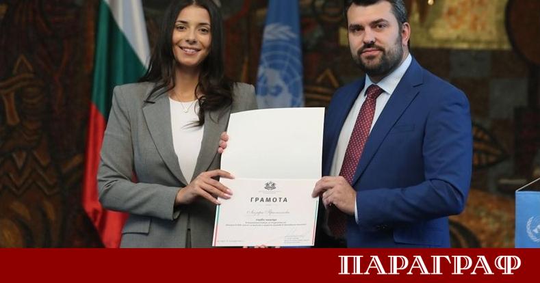Новият състав на Народното събрание вече попълва списъците със своите