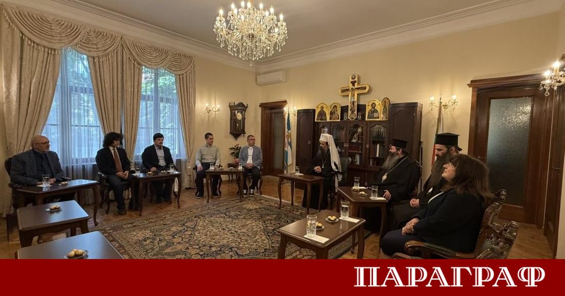 Българският патриарх Даниил отличи изявени ученици за техните високи международни