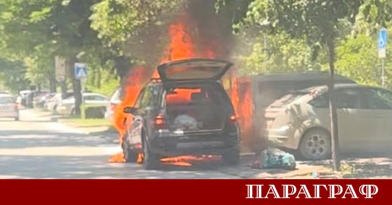 Джип от марката Мерцедес се запали неочаквано на един от