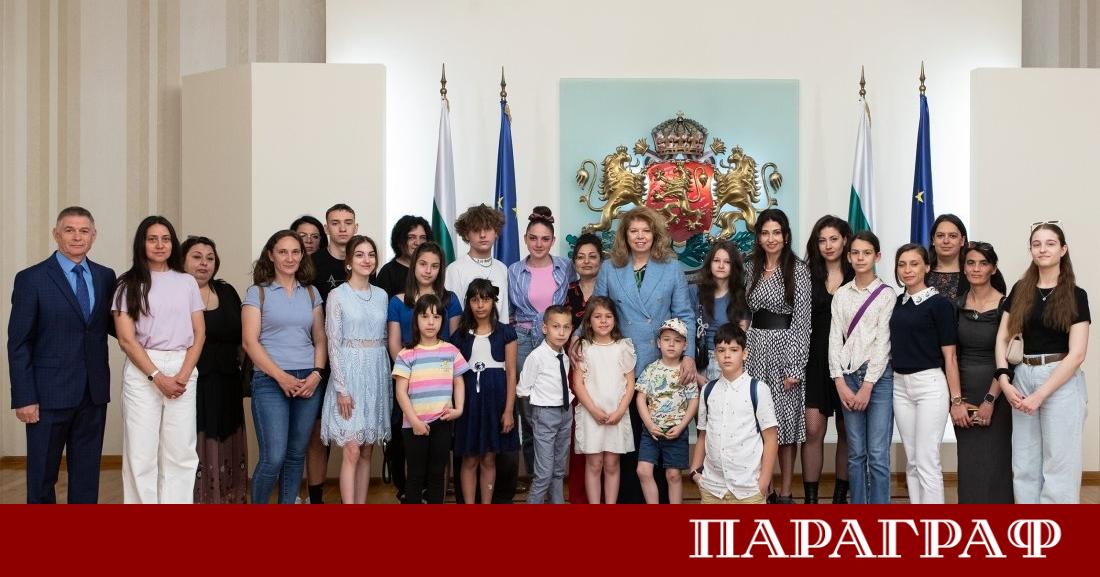 Вицепрезидентът Илияна Йотова прие в президентската институция деца от Фондация