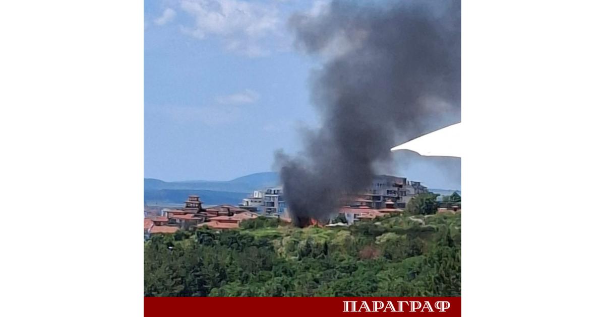 Голям пожар избухна в района на курортния град Свети Влас