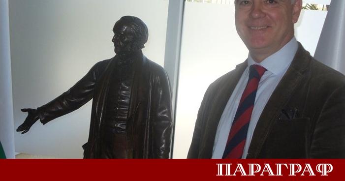 Тракийският университет в Стара Загора посрещна първата статуя на британския