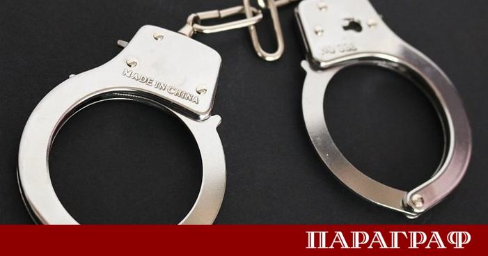 Полицейски служители от РУ Петрич задържаха 19 годишен младеж след проверка на