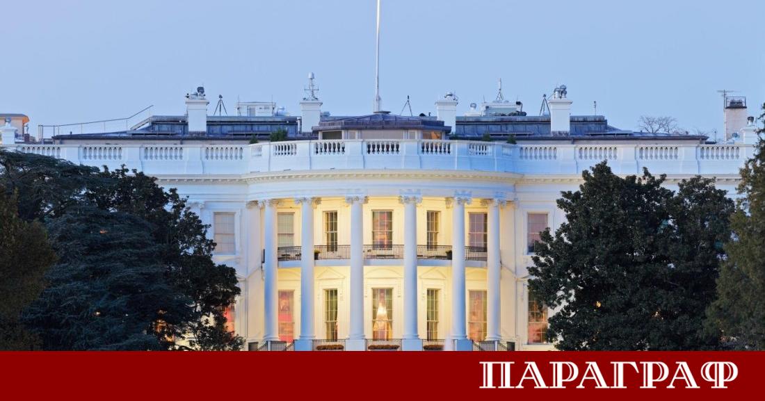 Чарлз Маклафлин който заема позицията на старши директор по европейските