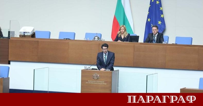 Вицепремиерът по европейските средства Атанас Пеканов съобщи за сериозни забавяния