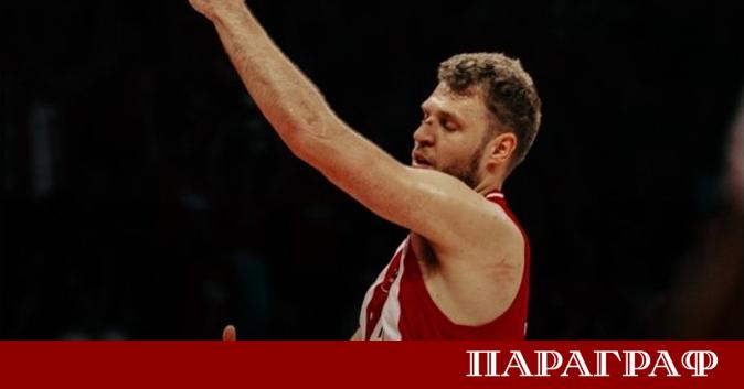 Олимпиакос с българската звезда Александър Везенков претърпя поражение във втория