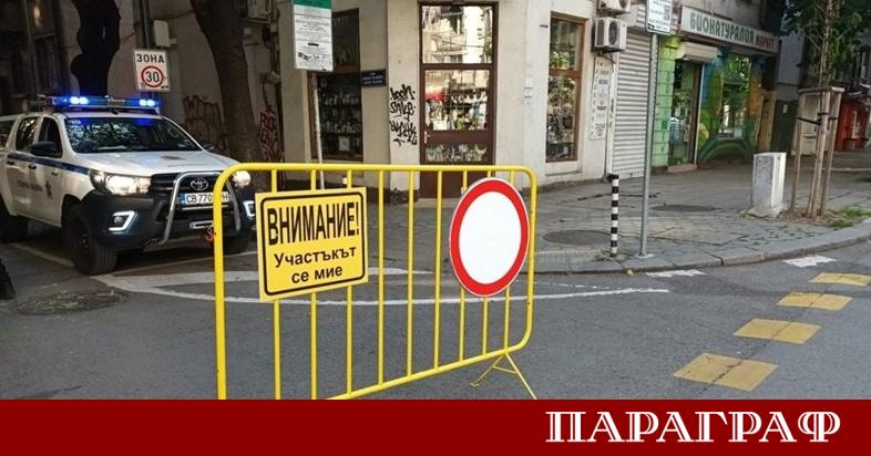 Столичната община започва поетапно миене по карета на улици тротоари