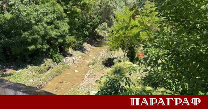 В село Медовец започна интензивно разчистване на дерето което бе