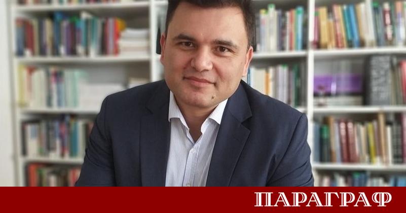 Обявяването на бюджетен дефицит от 7 4 е ясен сигнал