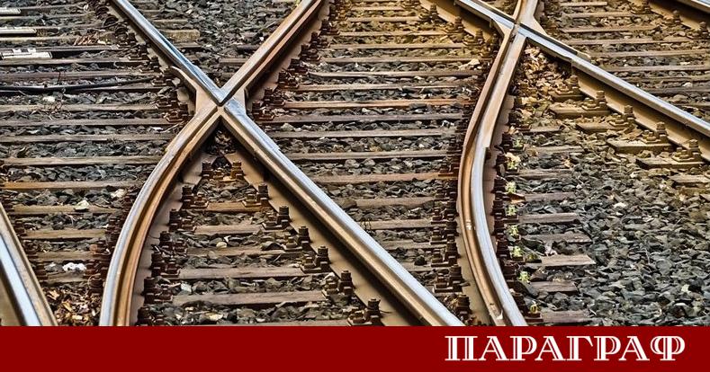 Украински безпилотни апарати атакуваха пътнически влак на територията на Кримския