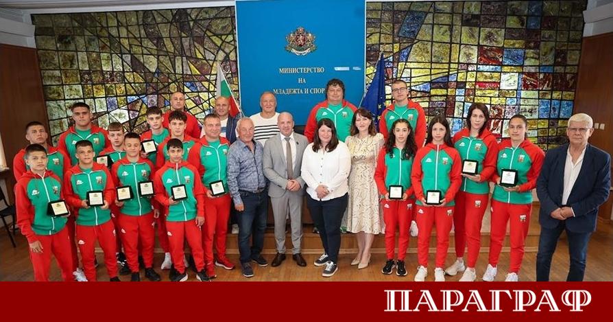 Министърът на младежта и спорта Енчо Керязов проведе официални церемонии
