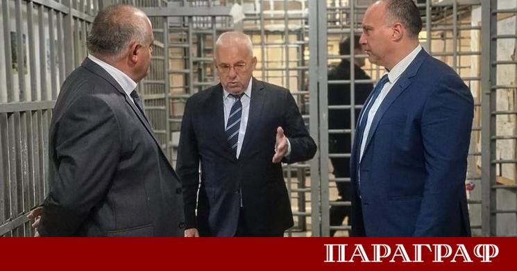 Заместник министърът на правосъдието Станимир Станев продължава засилените проверки по