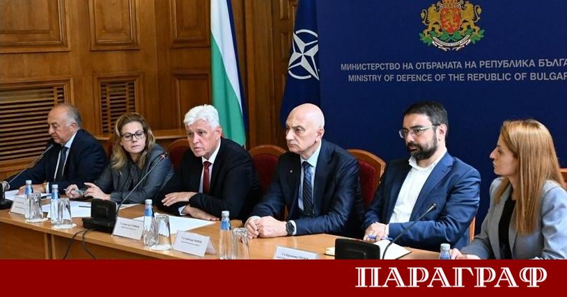 Министърът на отбраната Димитър Стоянов обяви мащабни планове за реформи