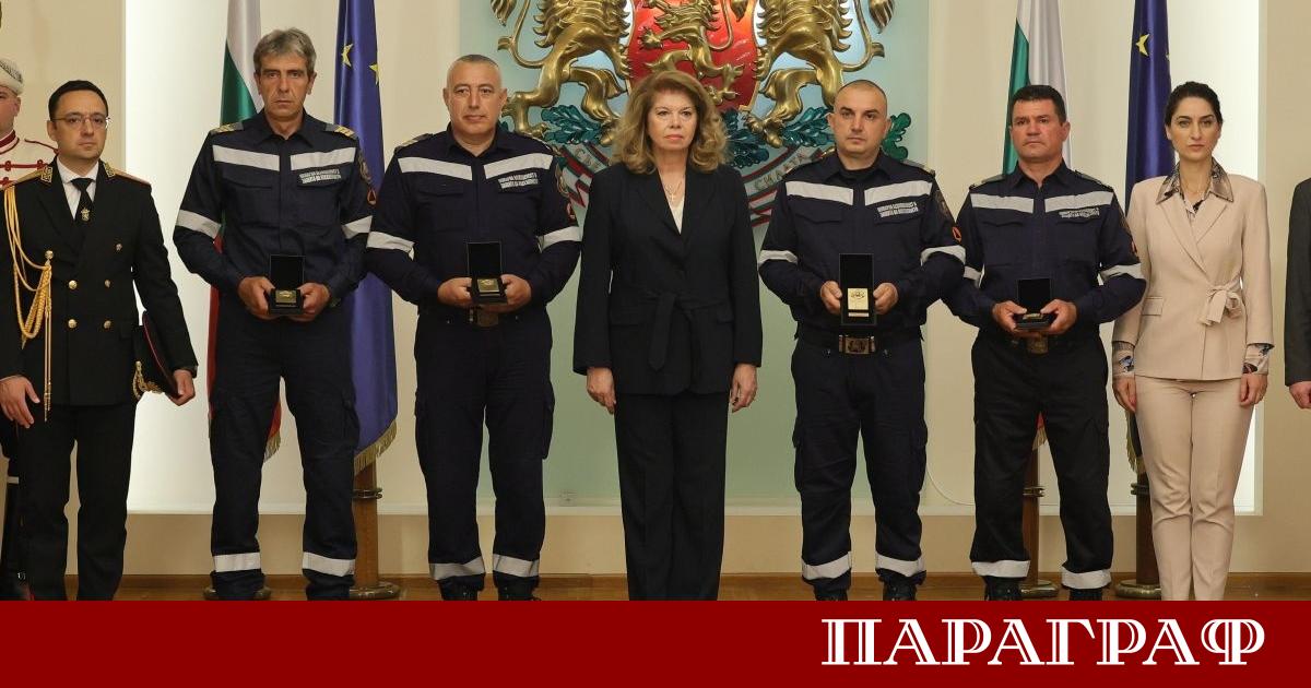 Президентът Илияна Йотова удостои с Почетния знак на президента четиримата