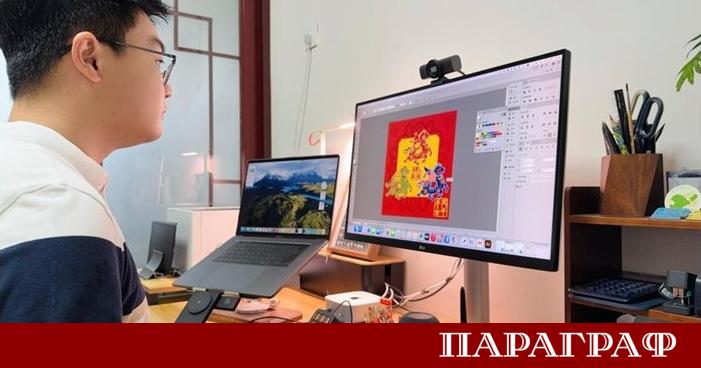 Младият китайски дизайнер Ли Дзей работи усилено в своето студио