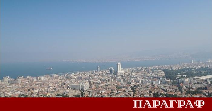 Турските сили за сигурност в град Измир проведоха мащабна операция