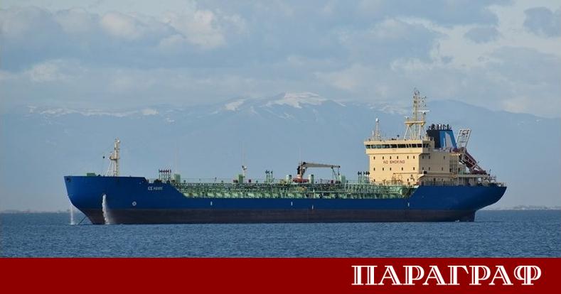 Петролен танкер под флага на Палау стана сцена на тежък