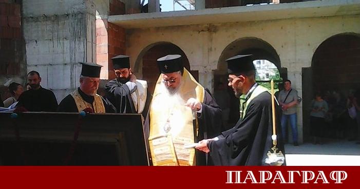 Варненският и Великопреславски митрополит Йоан отслужи водосвет в строящия се