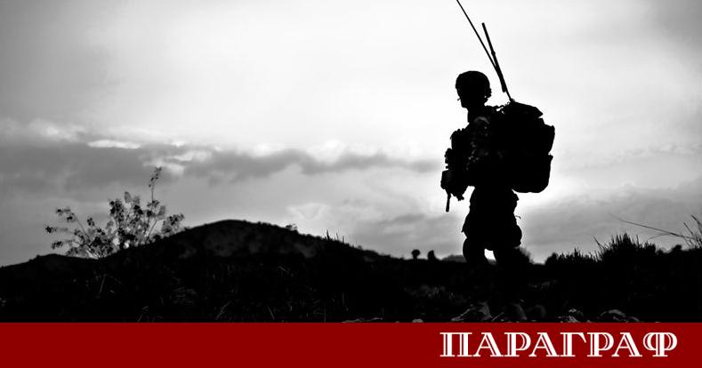 Най малко 12 военнослужещи загинаха при масивна експлозия в склад