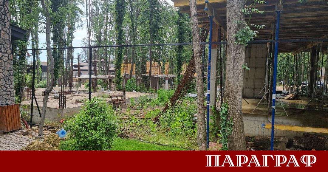 Над 100 собственици и жители на незаконния жилищен комплекс в