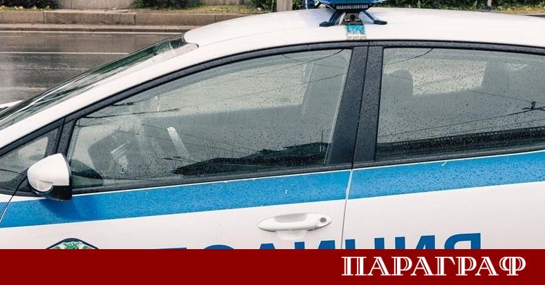 Служители на Регионалната дирекция Гранична полиция спряха микробус с 34