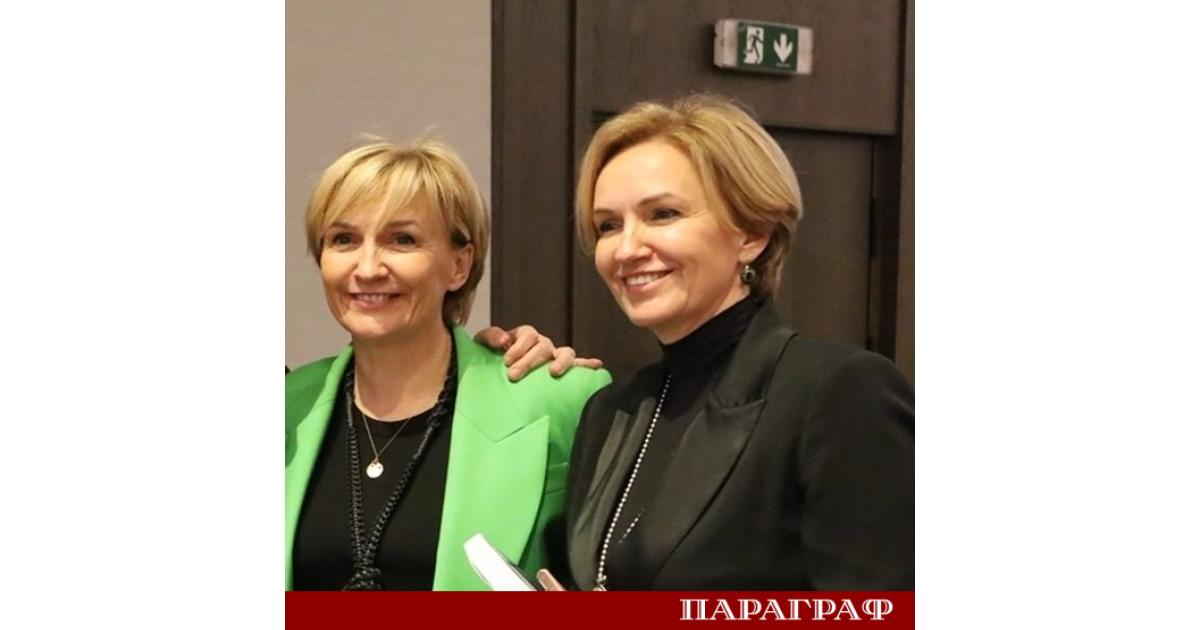 Близначките Гергана Паси и Михаела Калайджиева продължават своята традиция да