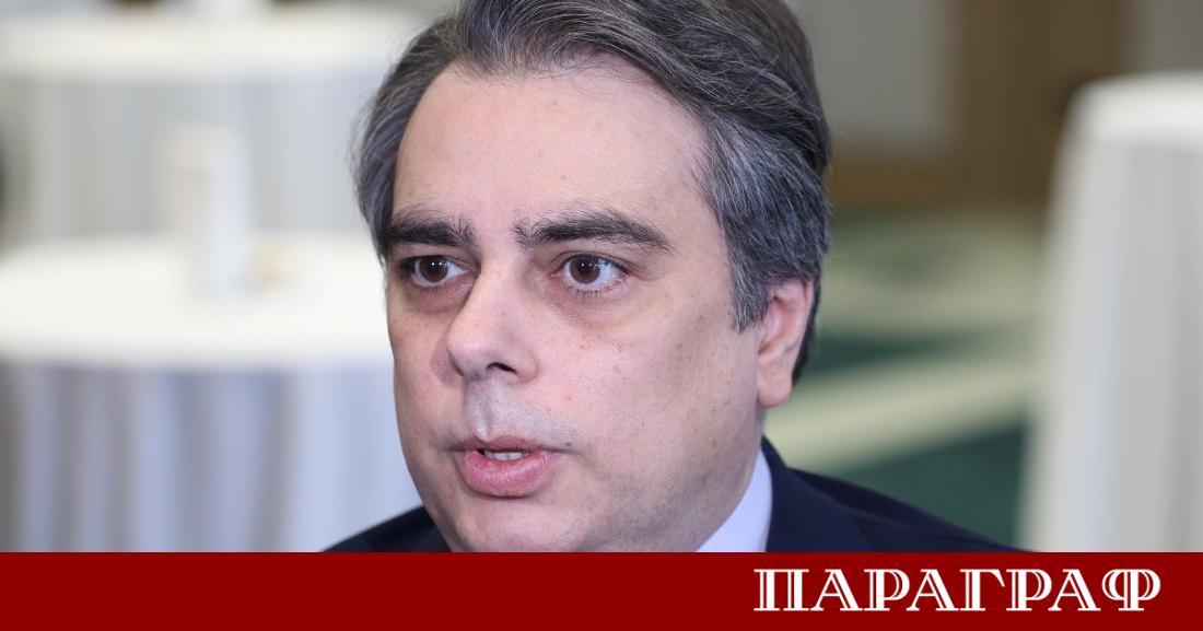Бившият министър на финансите и председател на Продължаваме промяната Асен