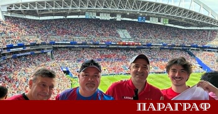 Българският национален флаг украси трибуните на модерния стадион в Сиатъл