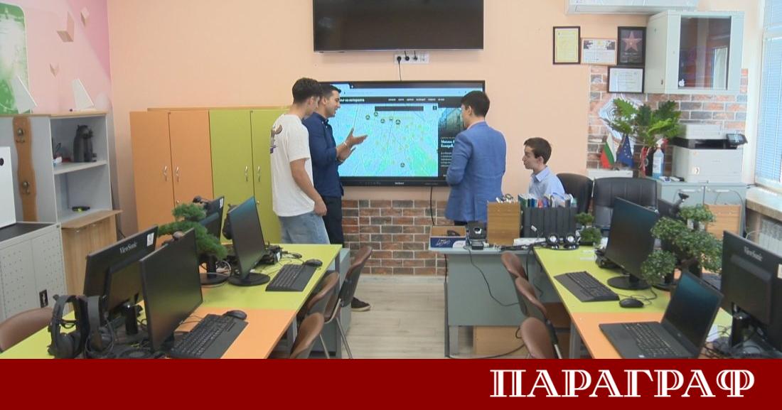 Дванайсетокласници от столичната Първа английска гимназия разработиха иновативна дигитална платформа