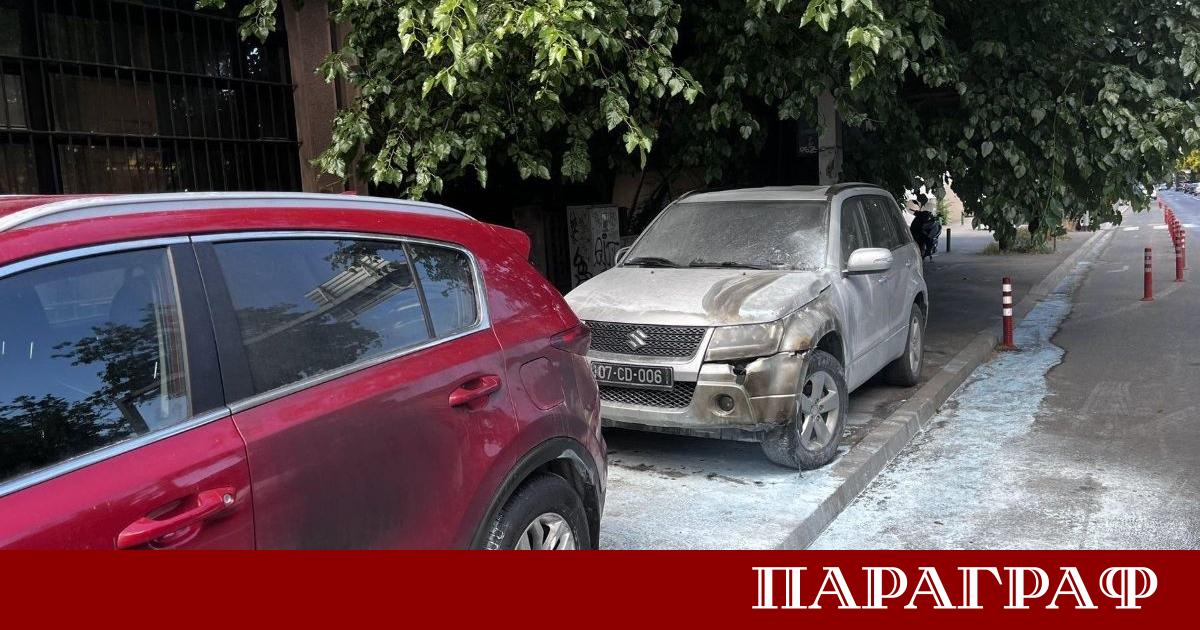 Българският парламент реагира остро на инцидента с подпалените дипломатически автомобили